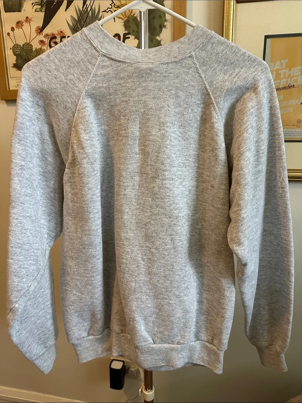 Vintage Heather Gray Deer Graphic Crewneck Sweatshirt